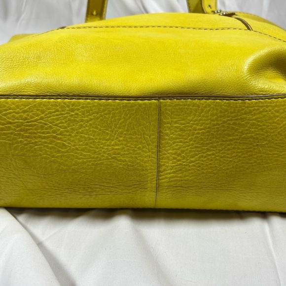 Fossil Yellow Leather Tote with Structured Design - Picture 5 of 8